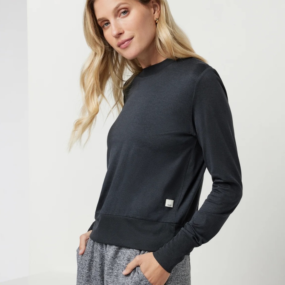 Vuori Women's Long Sleeve Tee - Black